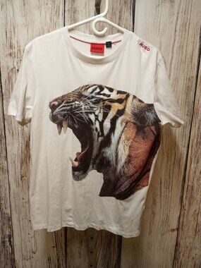 HUGO Tiger Graphic T Shirt Size LRG